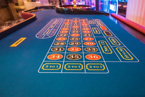 h2toto platform interface showing live tables, slots, and sports markets